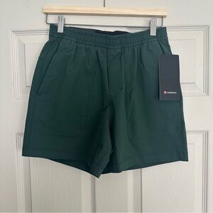 Men’s Lululemon 5” Bowline shorts NWT